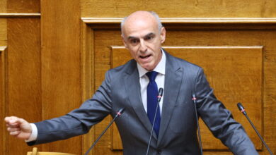 Ο-Γιώργος-Γαβρήλος-κρατά-την-έδρα-του-και-αφήνει-ανοιχτή-την-προσχώρηση-στην-ΕΛΑΣ