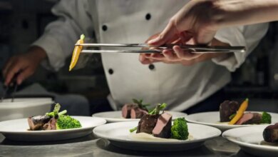 michelin-guide-2027:-to-lycabettus-στη-Σαντορίνη-το-μοναδικό-ελληνικό-εστιατόριο-με-2-αστέρια-–-Τι-κέρδισαν-Αθήνα-και-Θεσσαλονίκη