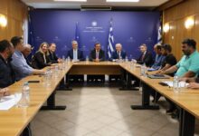 Συνάντηση-Σχοινά-με-Θεσσαλούς-αγρότες-για-ΟΣΔΕ,-πληρωμές-και-κτηνοτροφία-–-Τι-ειπώθηκε