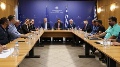 Συνάντηση-Σχοινά-με-Θεσσαλούς-αγρότες-για-ΟΣΔΕ,-πληρωμές-και-κτηνοτροφία-–-Τι-ειπώθηκε